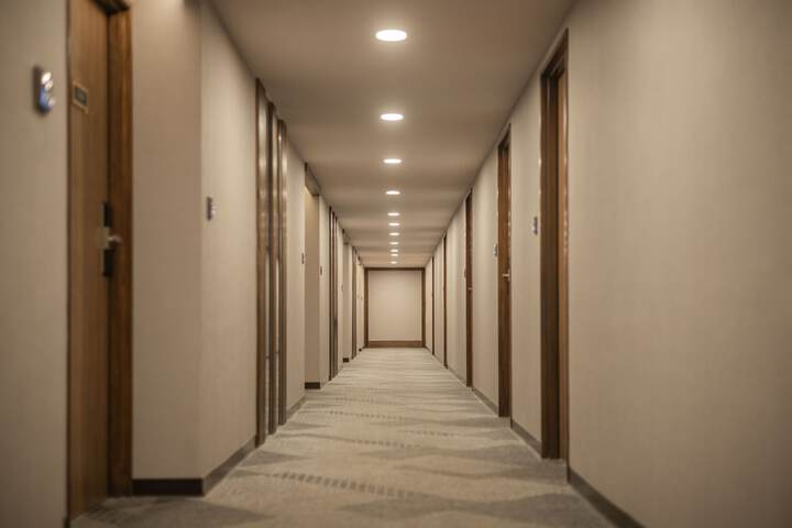 Hotel 73 of 79