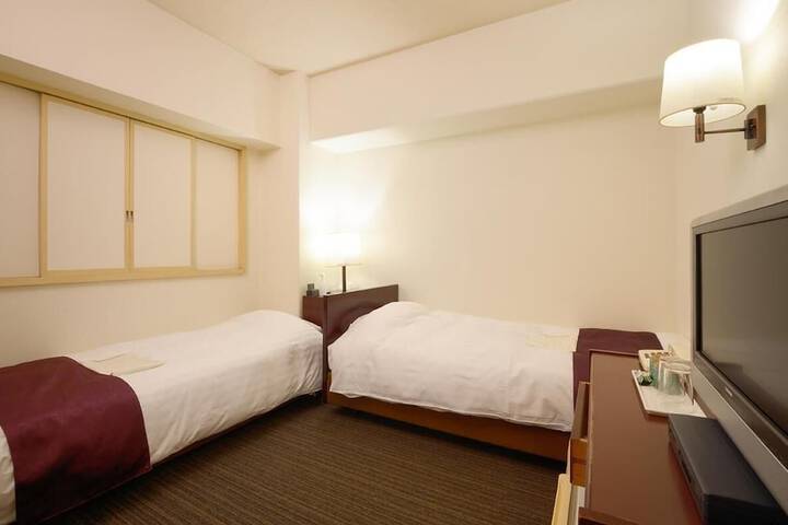 Room 7 of 15