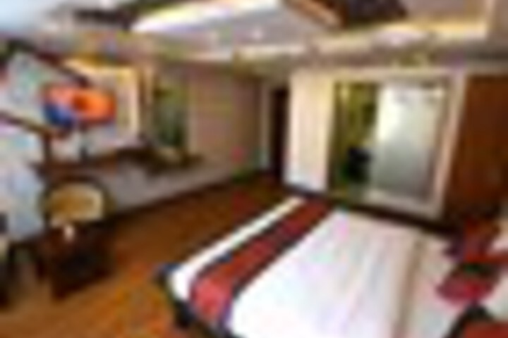Room 152 of 339