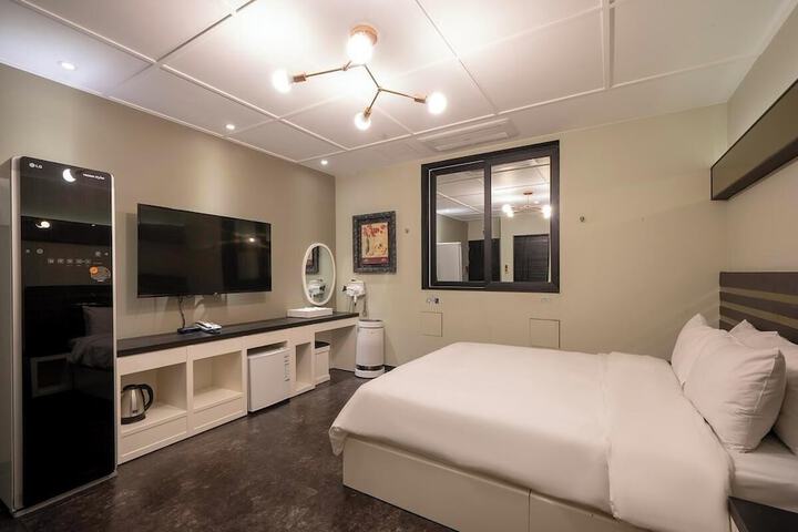 Room 20 of 63