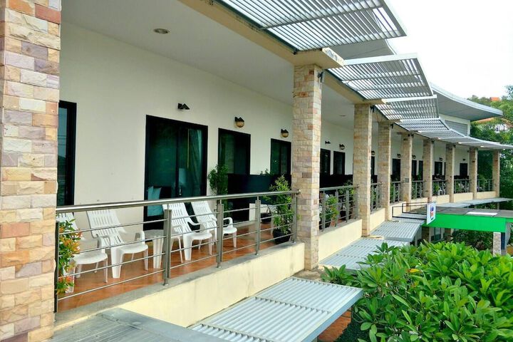 Terrace/Patio 11 of 34