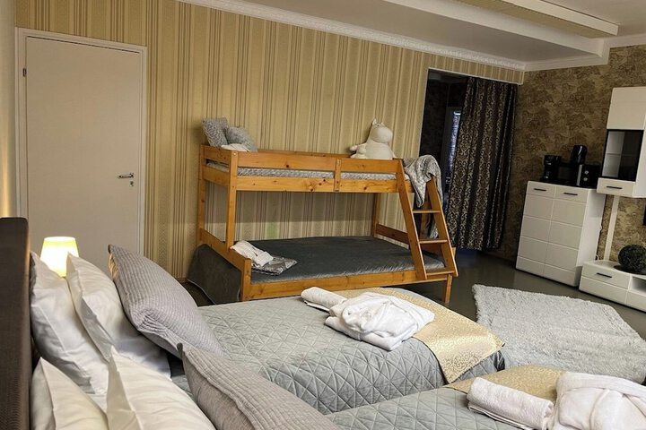 Room 64 of 108