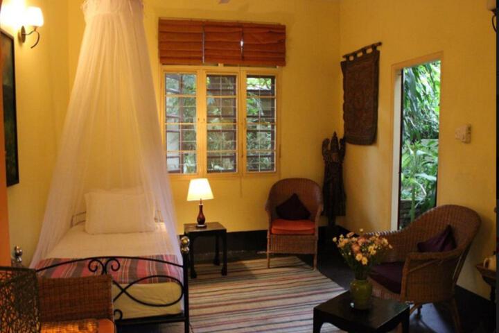 Room 2 of 5