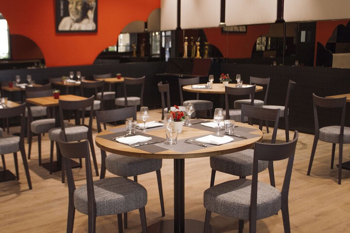 Dining 54 of 80