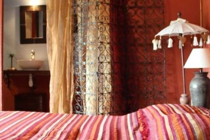 Room amenity