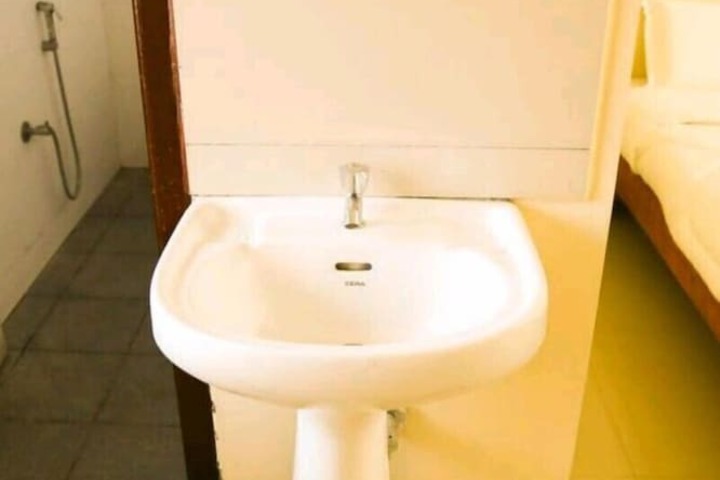 Room 9 of 10