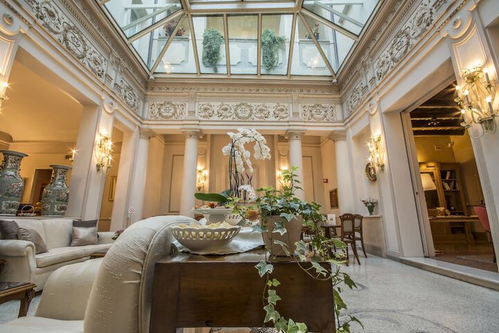 Guest Lobby