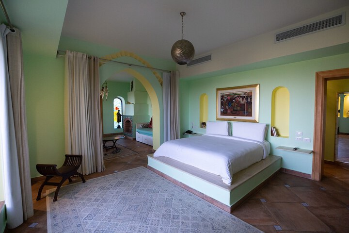 Room 9 of 72