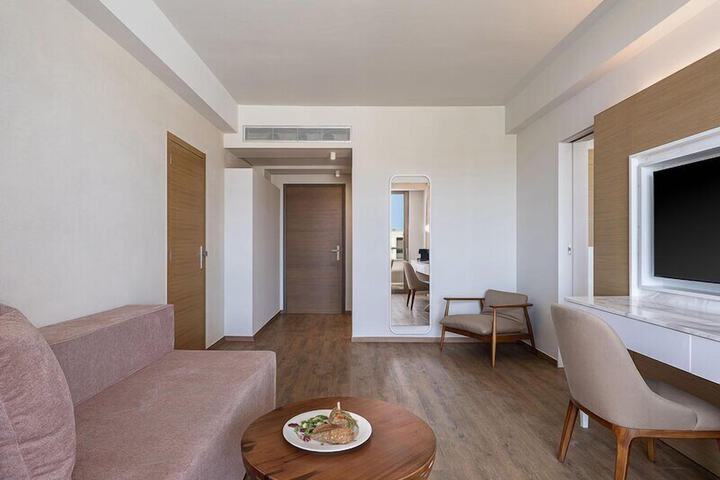 Room 217 of 425
