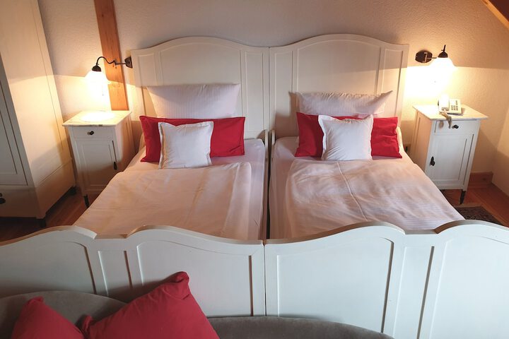 Room 4 of 36
