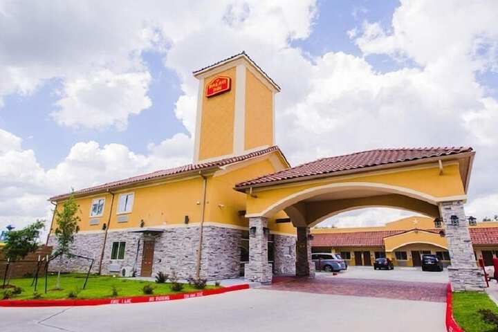 Exterior of Palace Inn Beltway 8 & Veterans Memorial