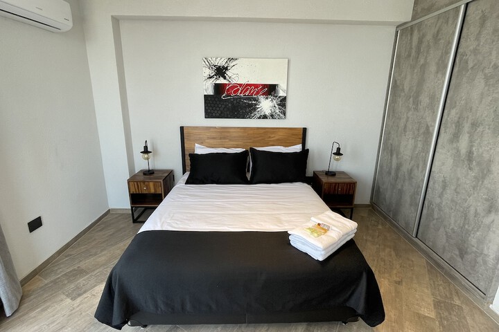 Room 9 of 50