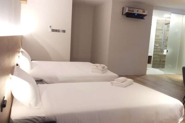 Room 21 of 44