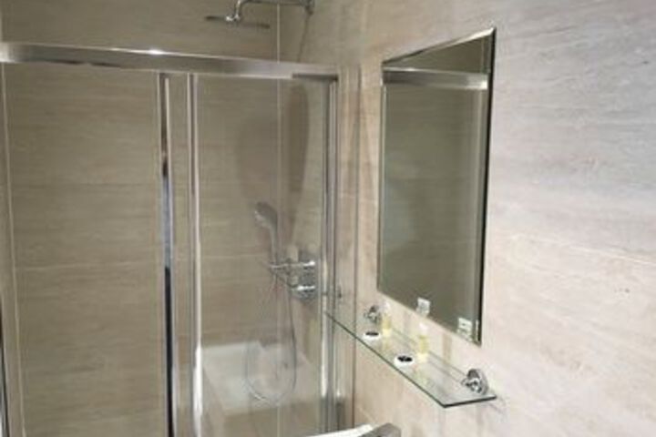 Room 2 of 16