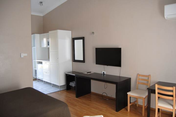 Room 5 of 40