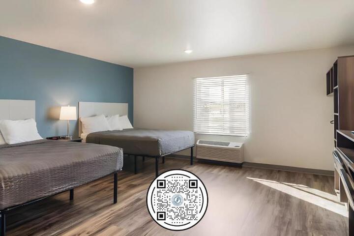 1 Queen Bed Suite (2 of 2)