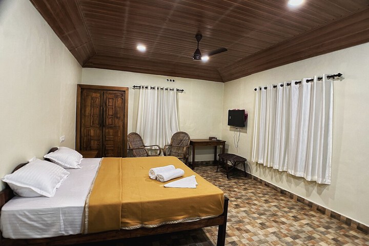 Room 28 of 60