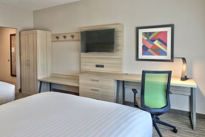 Room 12 of 48