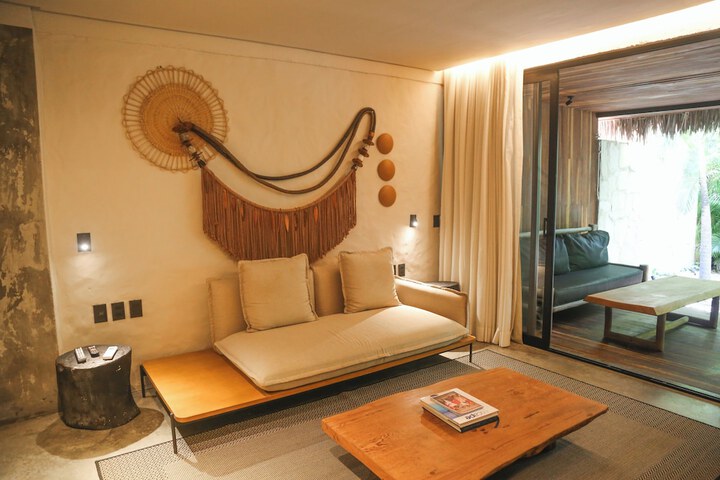 Room 44 of 110