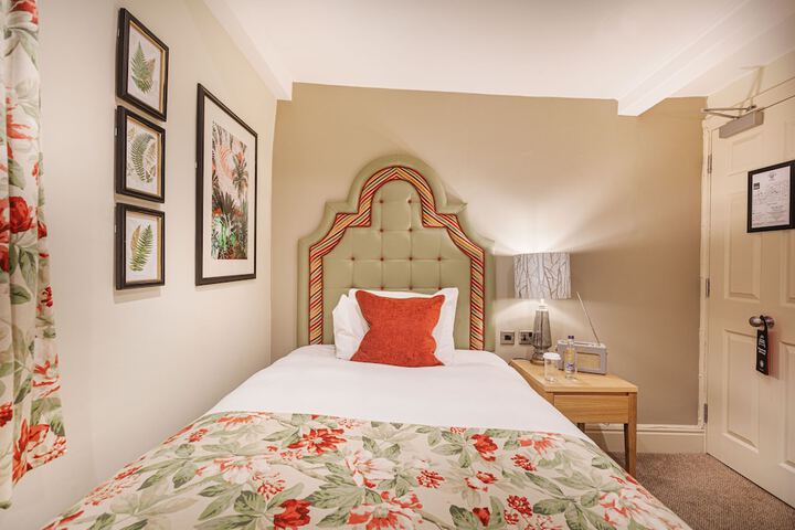 Room 12 of 71