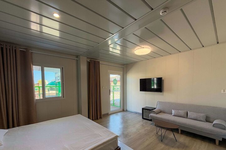 Room 10 of 109