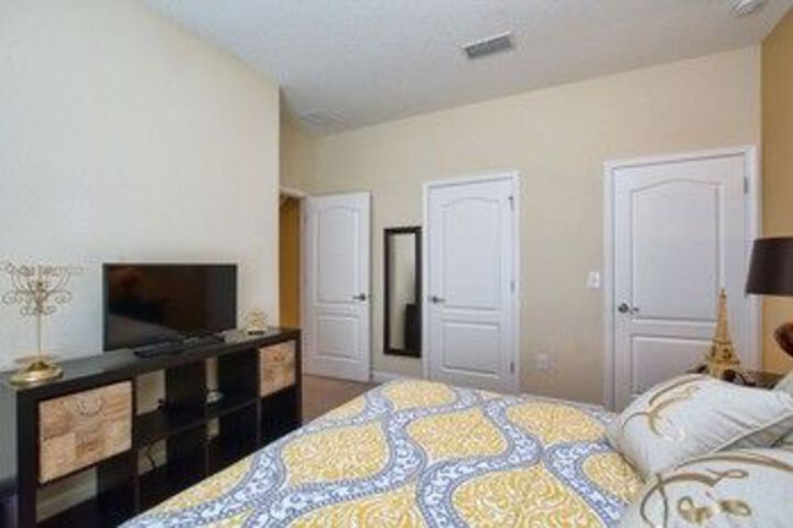 Room 21 of 46