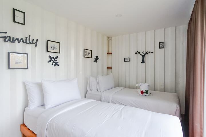 Room 11 of 39