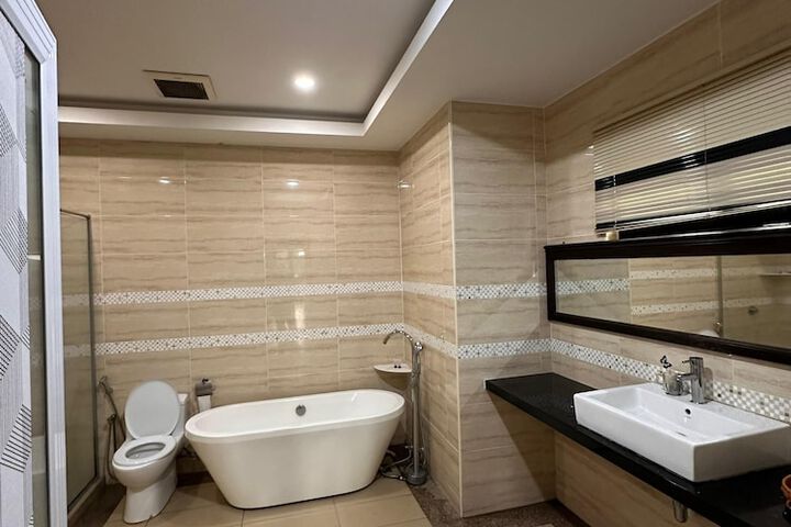 Room 52 of 75