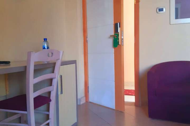 Room 11 of 43
