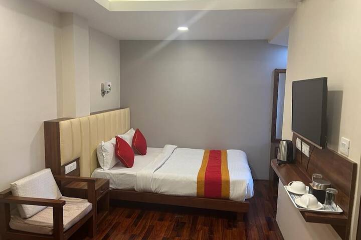 Room 2 of 5