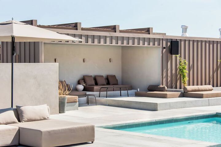 Pool 43 of 59