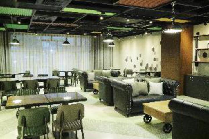 Hotel Interior 6 of 23