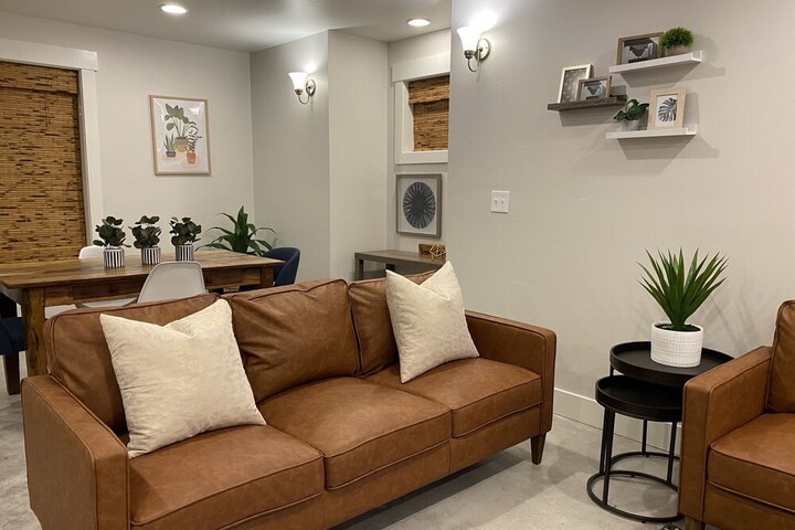 Lounge 246 of 426