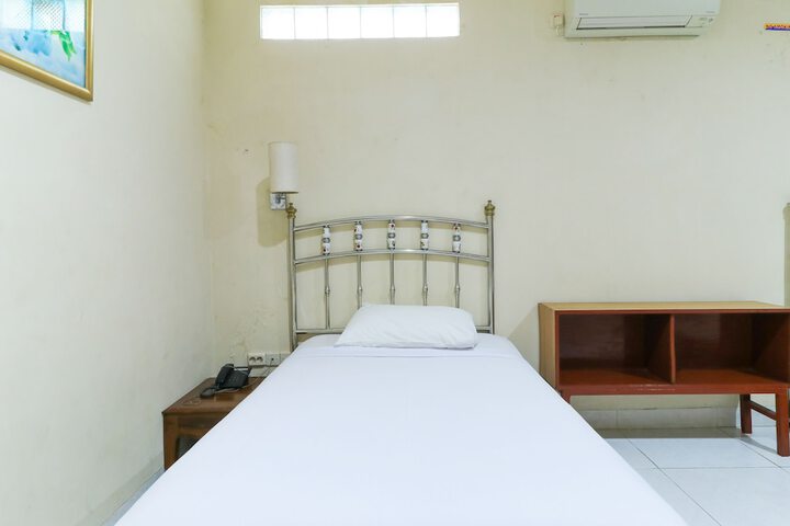 Room 8 of 32