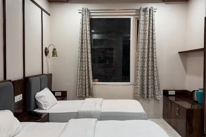 Room 14 of 28