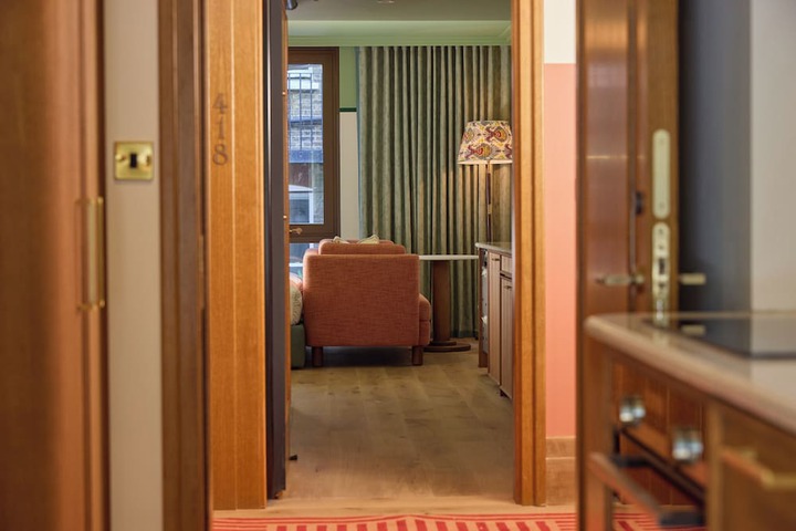 Room 15 of 79