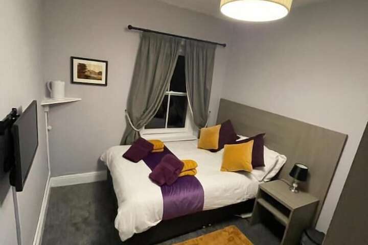 Room 6 of 27