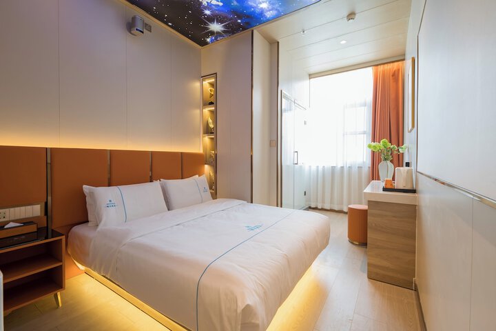Room 5 of 30