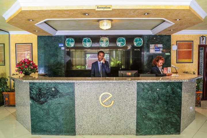 Check-in/check-out kiosk