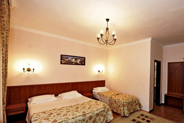 Room 15 of 19
