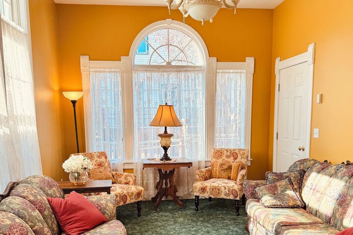 Room 33 of 60