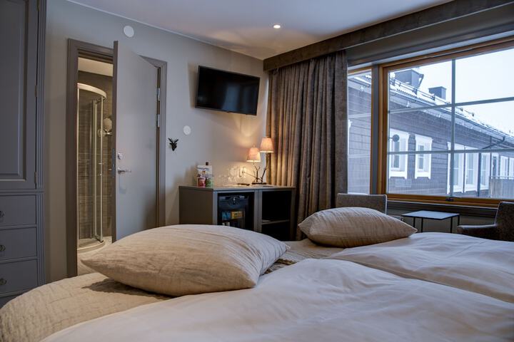 Room 47 of 105