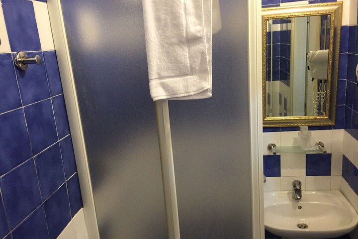 Room 42 of 69