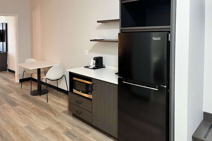 1 King Bed Kitchen (14 of 14)