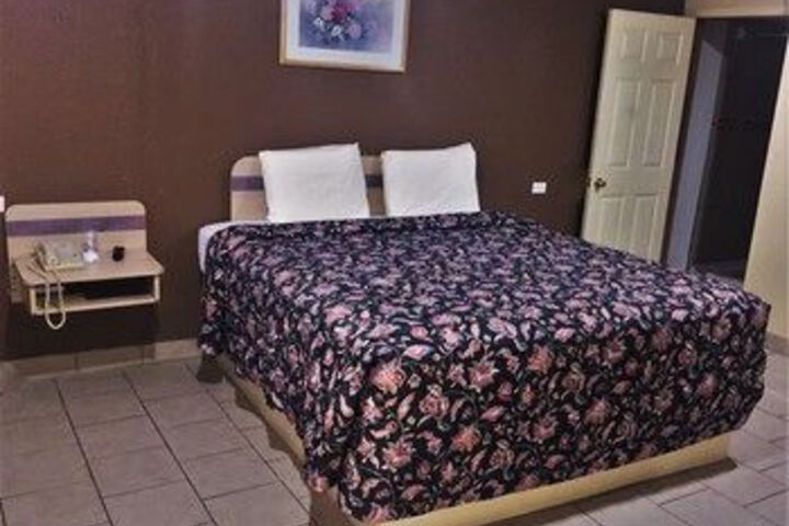 Room 18 of 27