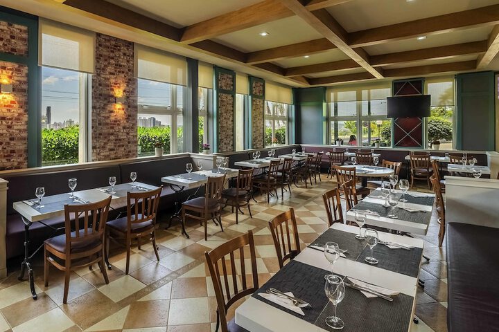 Dining 50 of 68
