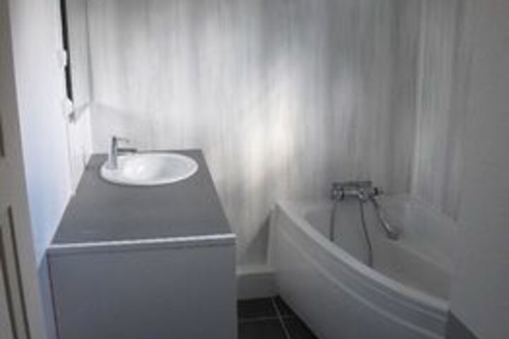 Room 4 of 24