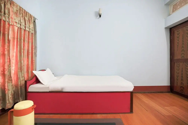 Room 6 of 7