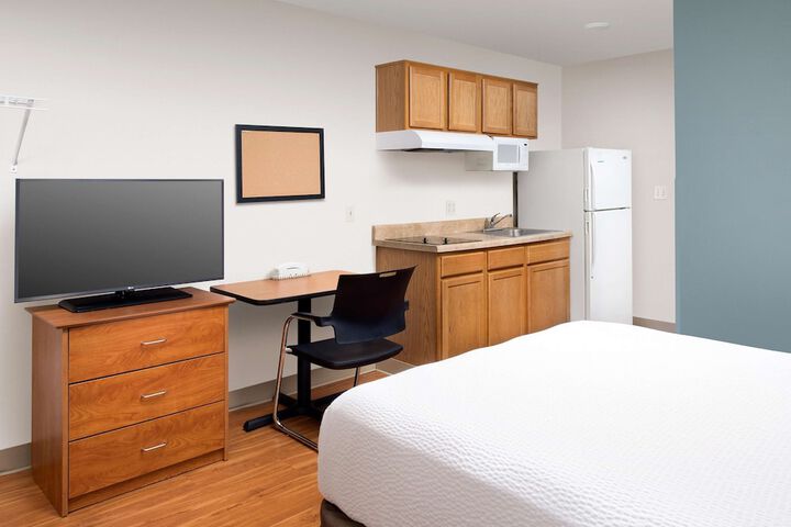 Studio Double Bed (3 of 8)