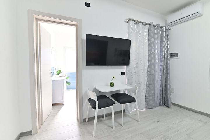 Room 12 of 20